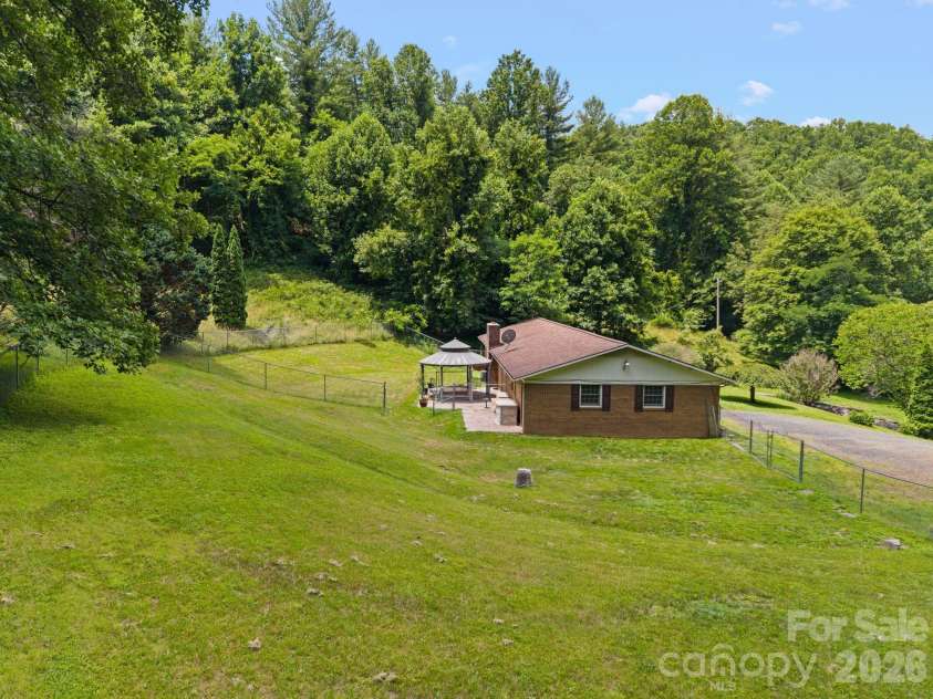 528 Baccus Siding Road, Green Mountain, NC 28740.  MLS# CAR4398758, YatesRealty ID 34699. 