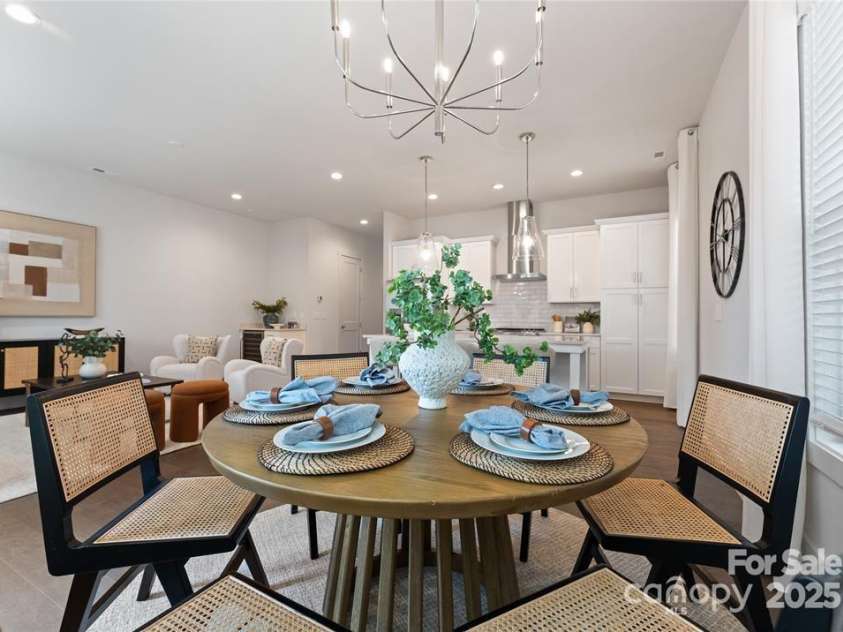 2600 Mason Circle, Charlotte, NC 28205.  MLS# CAR4291319, YatesRealty ID 34701. 