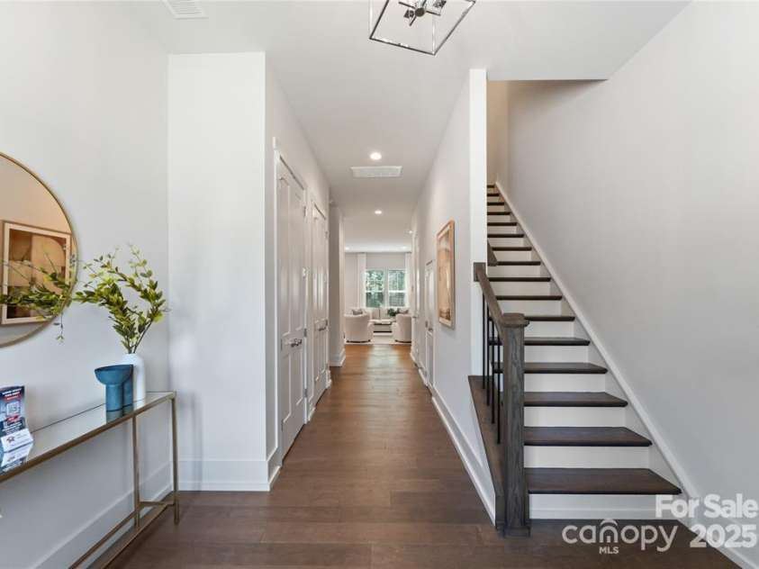 2600 Mason Circle, Charlotte, NC 28205.  MLS# CAR4291319, YatesRealty ID 34701. 