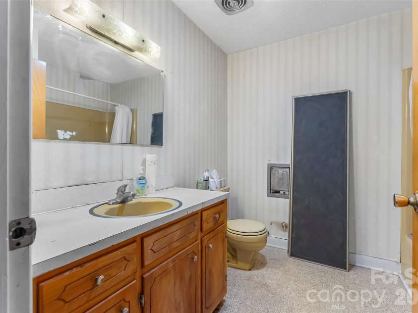 500 Pete Brittain Road, Morganton, NC 28655.  MLS# CAR4399853, YatesRealty ID 34701. 