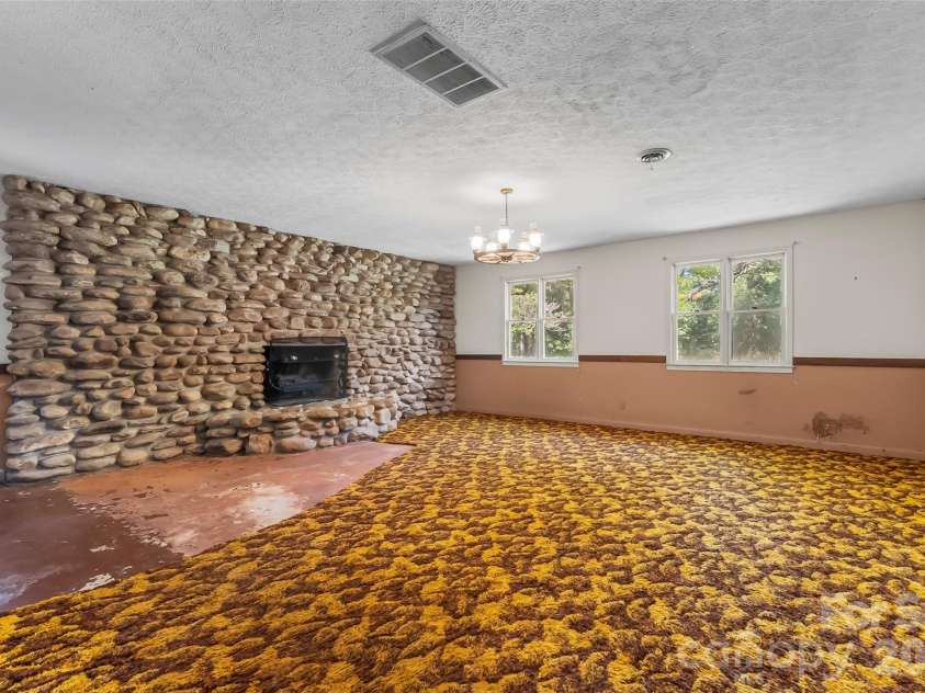 500 Pete Brittain Road, Morganton, NC 28655.  MLS# CAR4399853, YatesRealty ID 34701. 