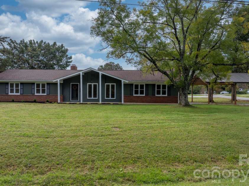 500 Pete Brittain Road, Morganton, NC 28655.  MLS# CAR4436702, YatesRealty ID 34701. 