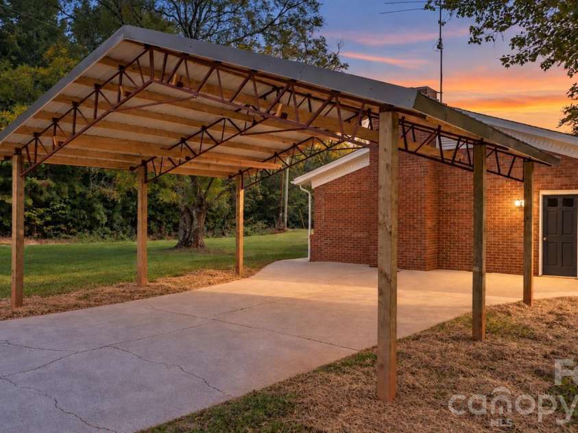 500 Pete Brittain Road, Morganton, NC 28655.  MLS# CAR4436702, YatesRealty ID 34701. 