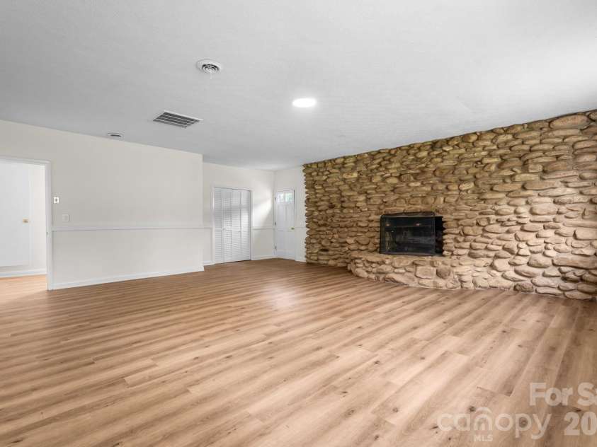 500 Pete Brittain Road, Morganton, NC 28655.  MLS# CAR4436702, YatesRealty ID 34701. 