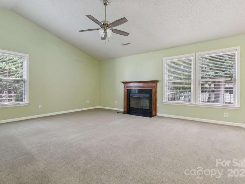 1909 Leesburg Drive, Clover, SC 29710.  MLS# CAR4279324, YatesRealty ID 34702. 