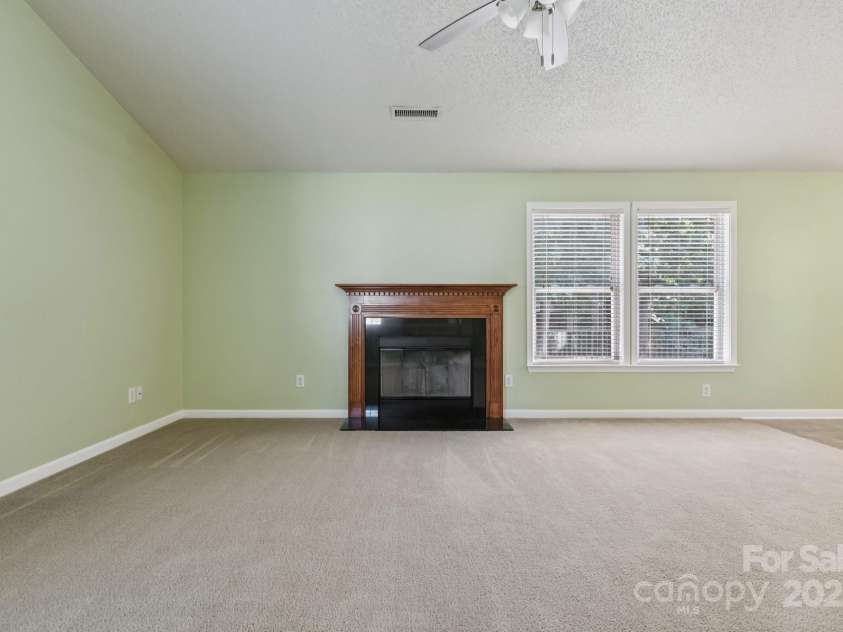 1909 Leesburg Drive, Clover, SC 29710.  MLS# CAR4279324, YatesRealty ID 34702. 