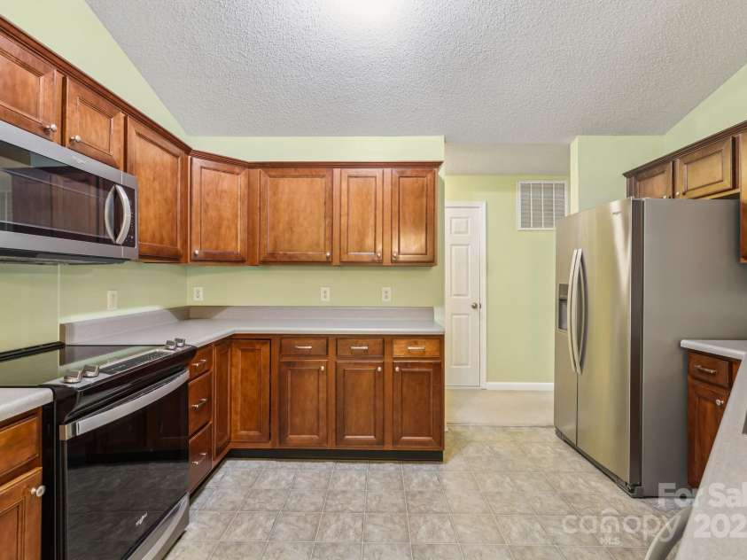 1909 Leesburg Drive, Clover, SC 29710.  MLS# CAR4279324, YatesRealty ID 34702. 