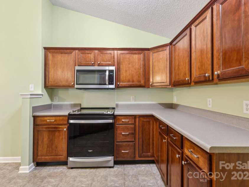 1909 Leesburg Drive, Clover, SC 29710.  MLS# CAR4279324, YatesRealty ID 34702. 