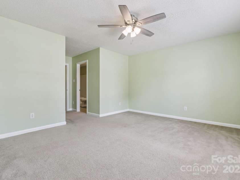 1909 Leesburg Drive, Clover, SC 29710.  MLS# CAR4279324, YatesRealty ID 34702. 