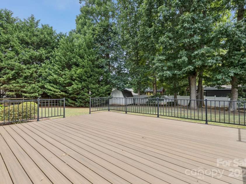 1909 Leesburg Drive, Clover, SC 29710.  MLS# CAR4279324, YatesRealty ID 34702. 