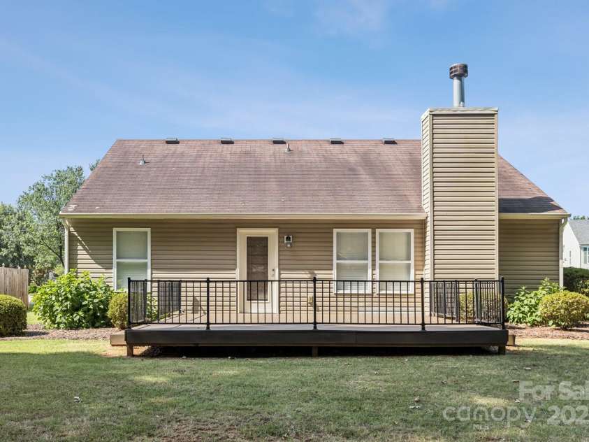 1909 Leesburg Drive, Clover, SC 29710.  MLS# CAR4279324, YatesRealty ID 34702. 