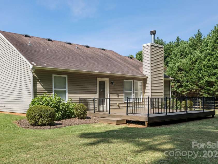 1909 Leesburg Drive, Clover, SC 29710.  MLS# CAR4279324, YatesRealty ID 34702. 