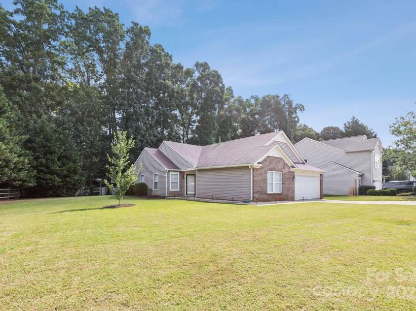 1909 Leesburg Drive, Clover, SC 29710.  MLS# CAR4279324, YatesRealty ID 34702. 