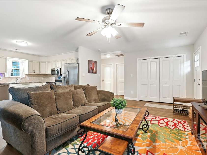 212 Spencer Street, High Point, NC 27265.  MLS# CAR4295295, YatesRealty ID 34703. 