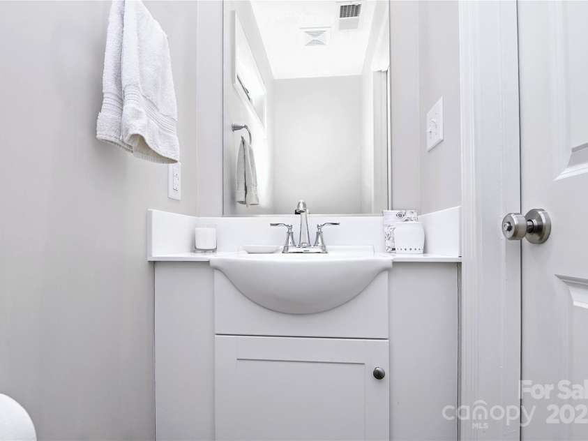 212 Spencer Street, High Point, NC 27265.  MLS# CAR4295295, YatesRealty ID 34703. 