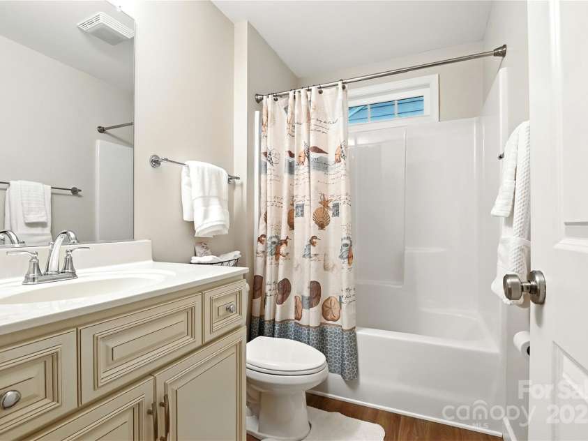 212 Spencer Street, High Point, NC 27265.  MLS# CAR4295295, YatesRealty ID 34703. 