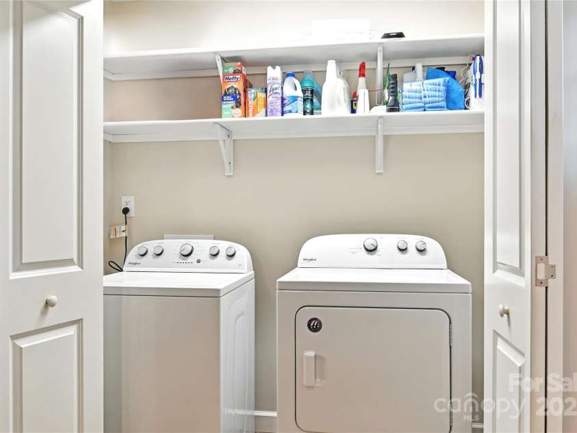 212 Spencer Street, High Point, NC 27265.  MLS# CAR4295295, YatesRealty ID 34703. 