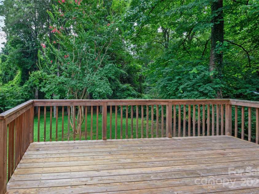 212 Spencer Street, High Point, NC 27265.  MLS# CAR4295295, YatesRealty ID 34703. 