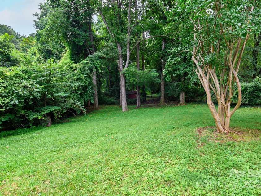 212 Spencer Street, High Point, NC 27265.  MLS# CAR4295295, YatesRealty ID 34703. 