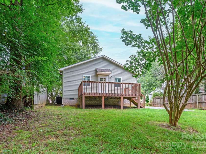212 Spencer Street, High Point, NC 27265.  MLS# CAR4295295, YatesRealty ID 34703. 