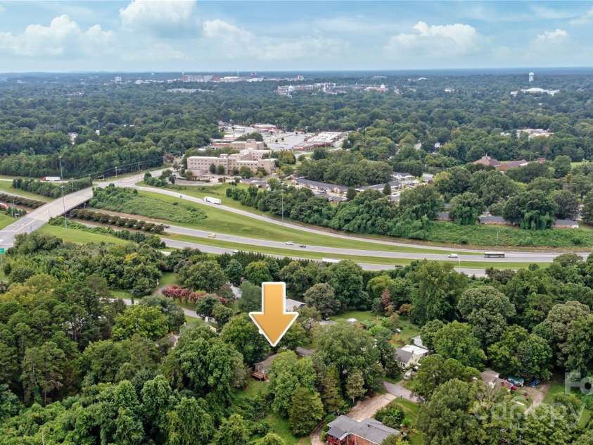 212 Spencer Street, High Point, NC 27265.  MLS# CAR4295295, YatesRealty ID 34703. 