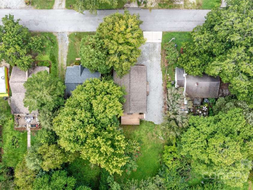 212 Spencer Street, High Point, NC 27265.  MLS# CAR4295295, YatesRealty ID 34703. 