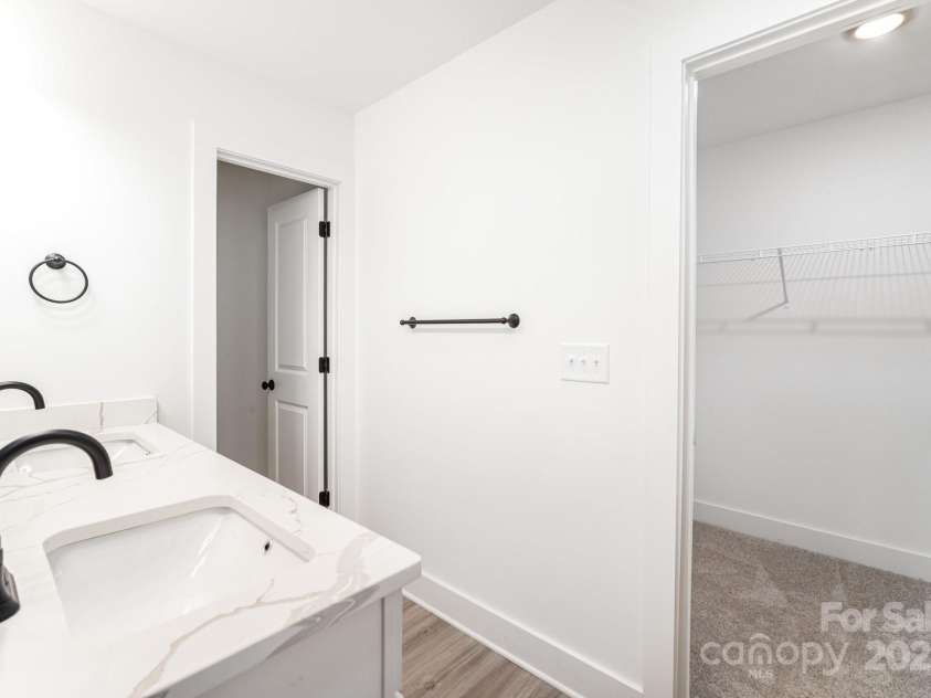 307 Oakdale Avenue, Kannapolis, NC 28083.  MLS# CAR4287737, YatesRealty ID 34704. 