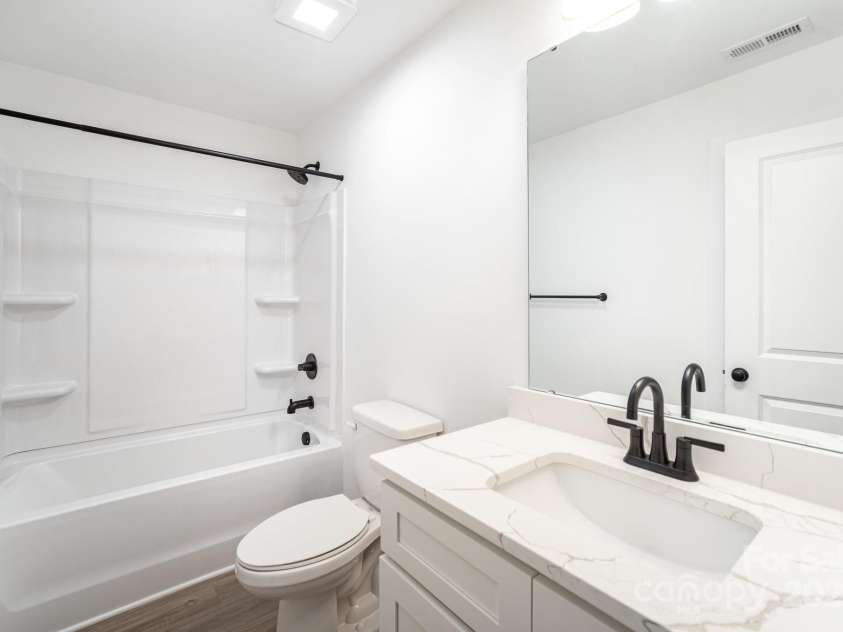 307 Oakdale Avenue, Kannapolis, NC 28083.  MLS# CAR4287737, YatesRealty ID 34704. 