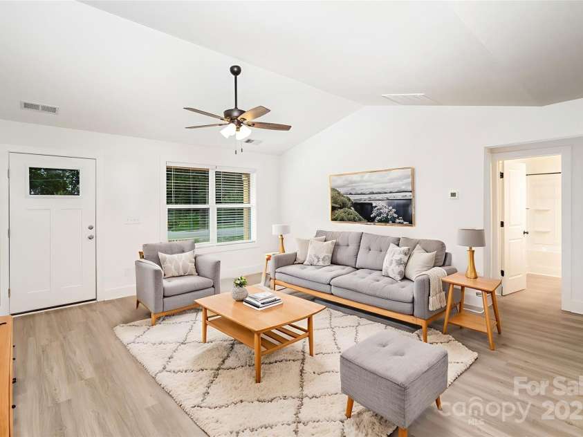 307 Oakdale Avenue, Kannapolis, NC 28083.  MLS# CAR4287737, YatesRealty ID 34704. Virtually Staged