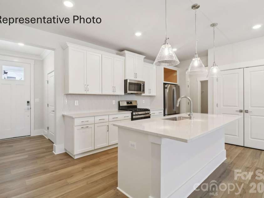 1433 Twin Leaf Road, Fort Mill, SC 29715.  MLS# CAR4400175, YatesRealty ID 34705. 