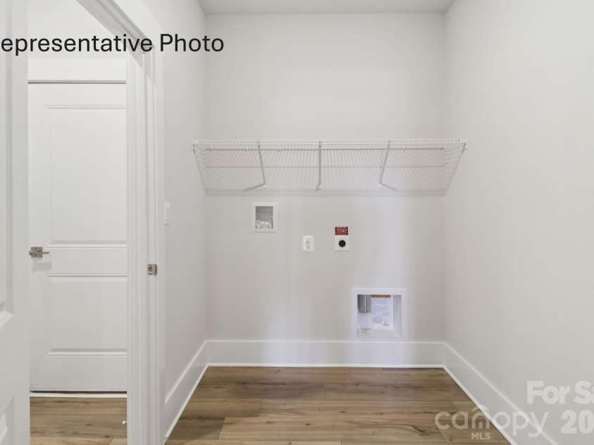 1433 Twin Leaf Road, Fort Mill, SC 29715.  MLS# CAR4400175, YatesRealty ID 34705. 