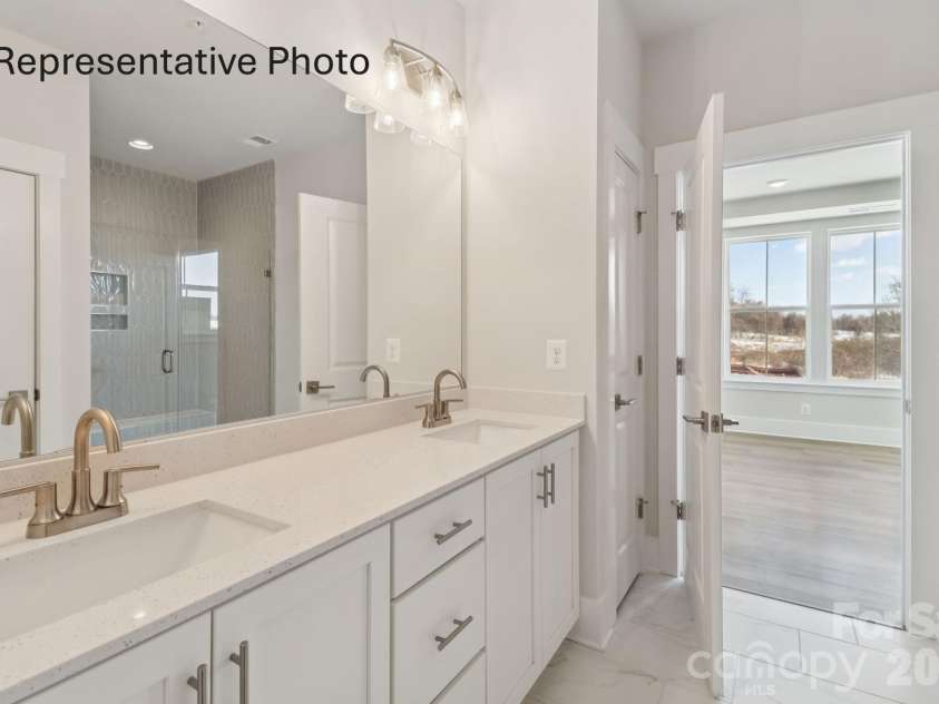 1433 Twin Leaf Road, Fort Mill, SC 29715.  MLS# CAR4400175, YatesRealty ID 34705. 