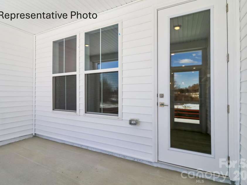 1433 Twin Leaf Road, Fort Mill, SC 29715.  MLS# CAR4400175, YatesRealty ID 34705. 