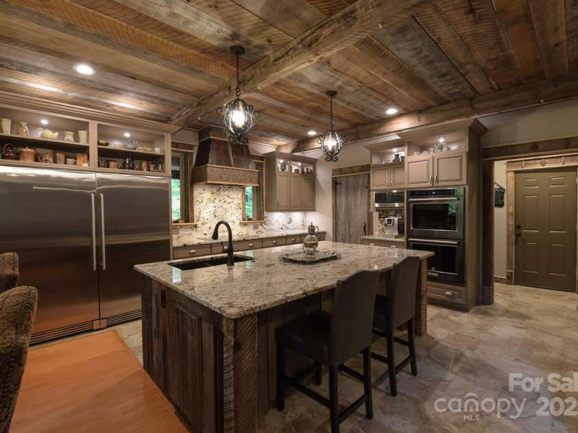 16 Gihon Waters Trail, Canton, NC 28716.  MLS# CAR4291621, YatesRealty ID 34705. KITCHEN