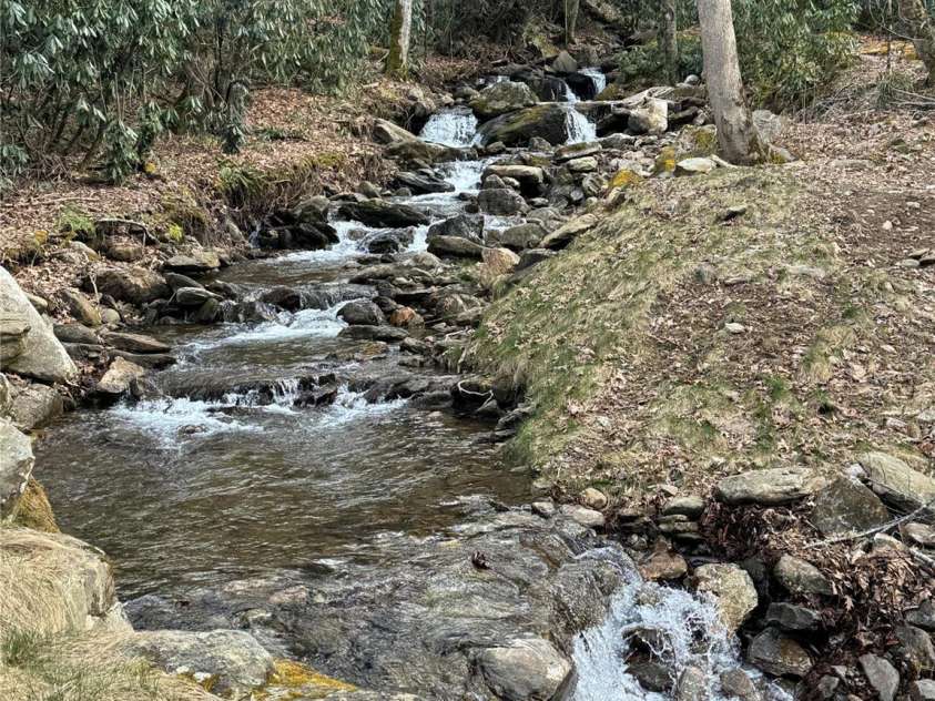 16 Gihon Waters Trail, Canton, NC 28716.  MLS# CAR4291621, YatesRealty ID 34705. LEABS CREEK
