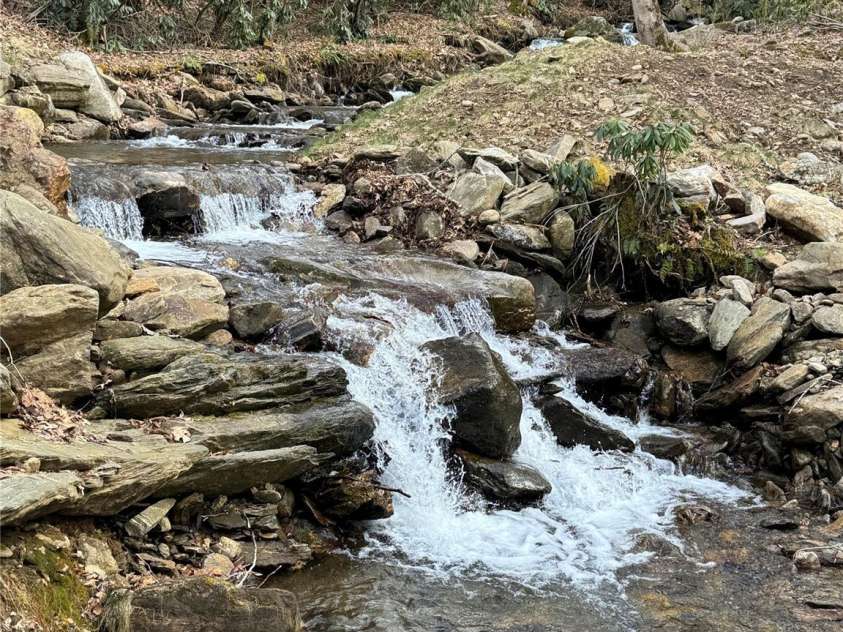 16 Gihon Waters Trail, Canton, NC 28716.  MLS# CAR4291621, YatesRealty ID 34705. LEABS CREEK