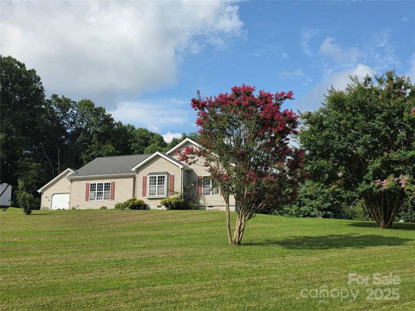 21 Persimmon Drive, Mills River, NC 28759.  MLS# CAR4289280, YatesRealty ID 34706. 