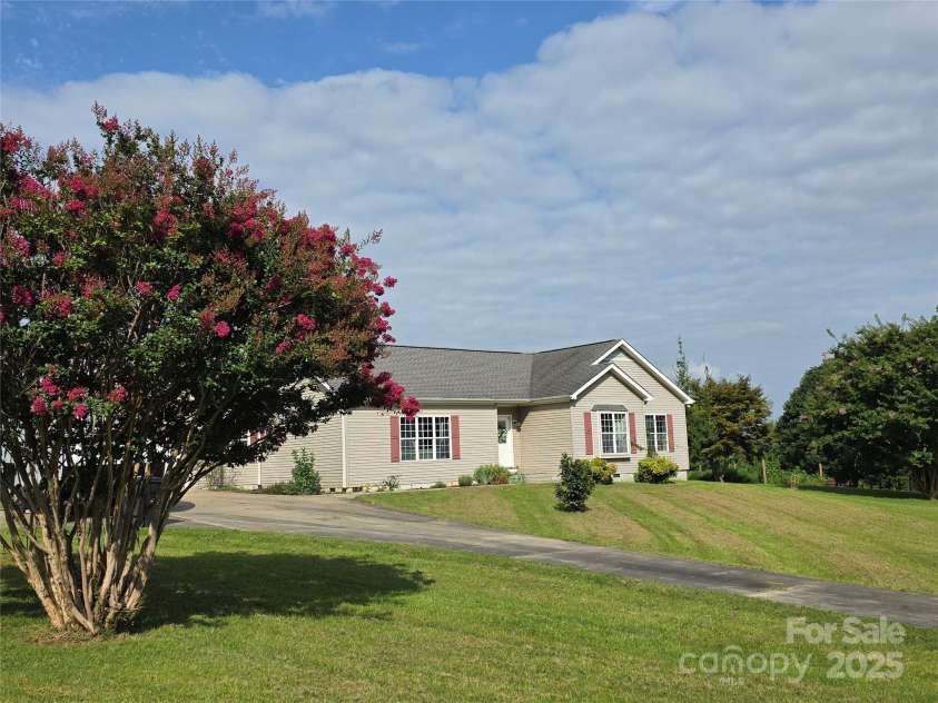 21 Persimmon Drive, Mills River, NC 28759.  MLS# CAR4289280, YatesRealty ID 34706. 