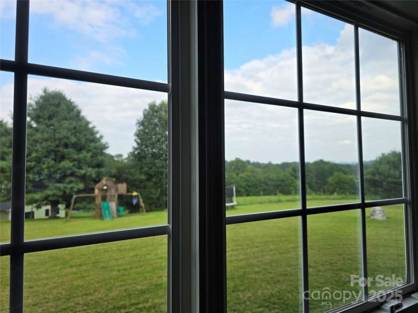 21 Persimmon Drive, Mills River, NC 28759.  MLS# CAR4289280, YatesRealty ID 34706. 