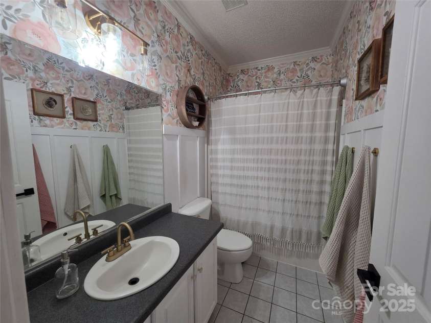 21 Persimmon Drive, Mills River, NC 28759.  MLS# CAR4289280, YatesRealty ID 34706. 