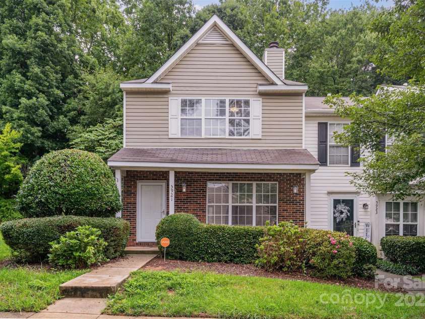 5921 Cougar Lane, Charlotte, NC 28269.  MLS# CAR4291089, YatesRealty ID 34708. Front Exterior