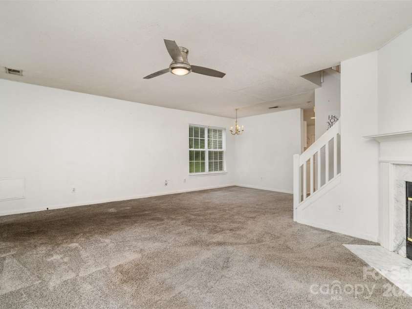 5921 Cougar Lane, Charlotte, NC 28269.  MLS# CAR4291089, YatesRealty ID 34708. Living Room