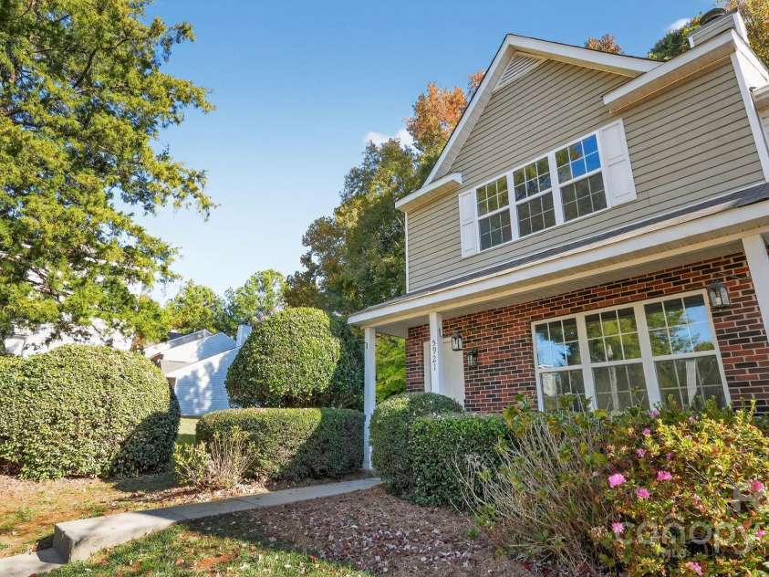 5921 Cougar Lane, Charlotte, NC 28269.  MLS# CAR4319214, YatesRealty ID 34708. 