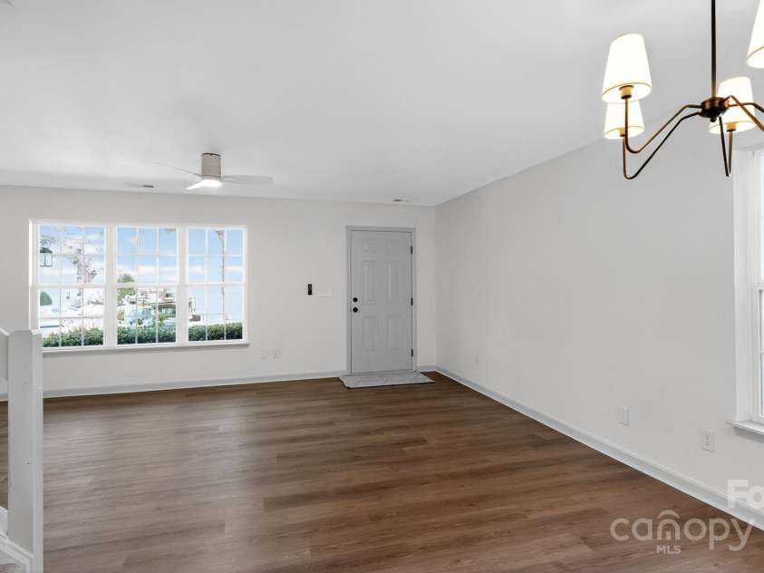 5921 Cougar Lane, Charlotte, NC 28269.  MLS# CAR4319214, YatesRealty ID 34708. 