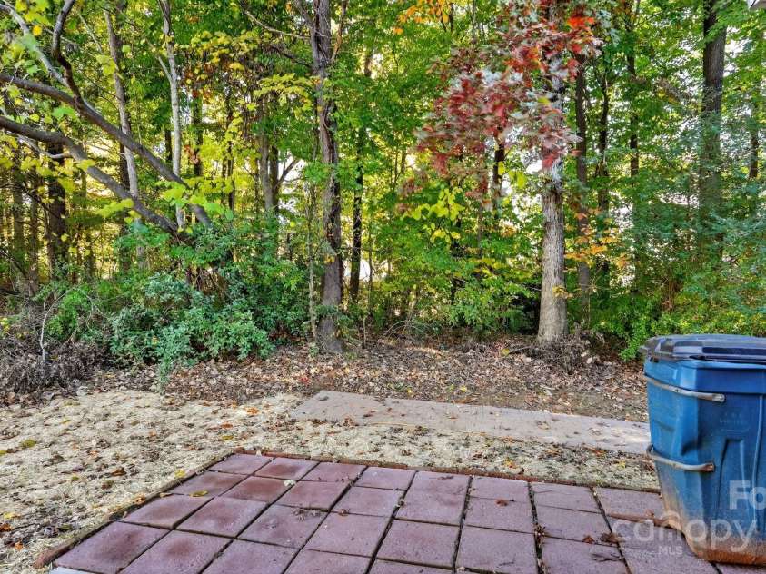 5921 Cougar Lane, Charlotte, NC 28269.  MLS# CAR4319214, YatesRealty ID 34708. 