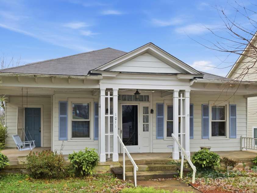 1011 Ashe Avenue, Lenoir, NC 28645.  MLS# CAR4326703, YatesRealty ID 3471. 