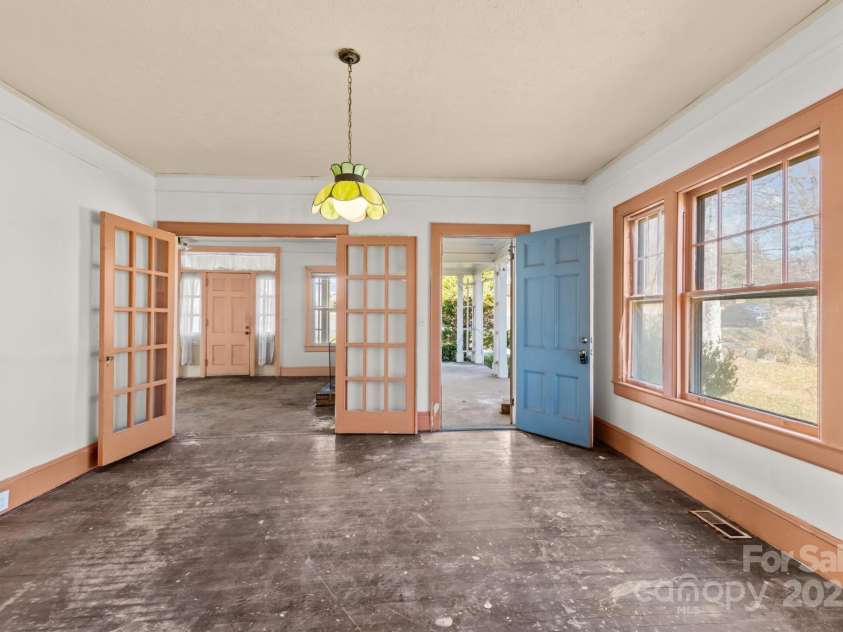 1011 Ashe Avenue, Lenoir, NC 28645.  MLS# CAR4326703, YatesRealty ID 3471. 