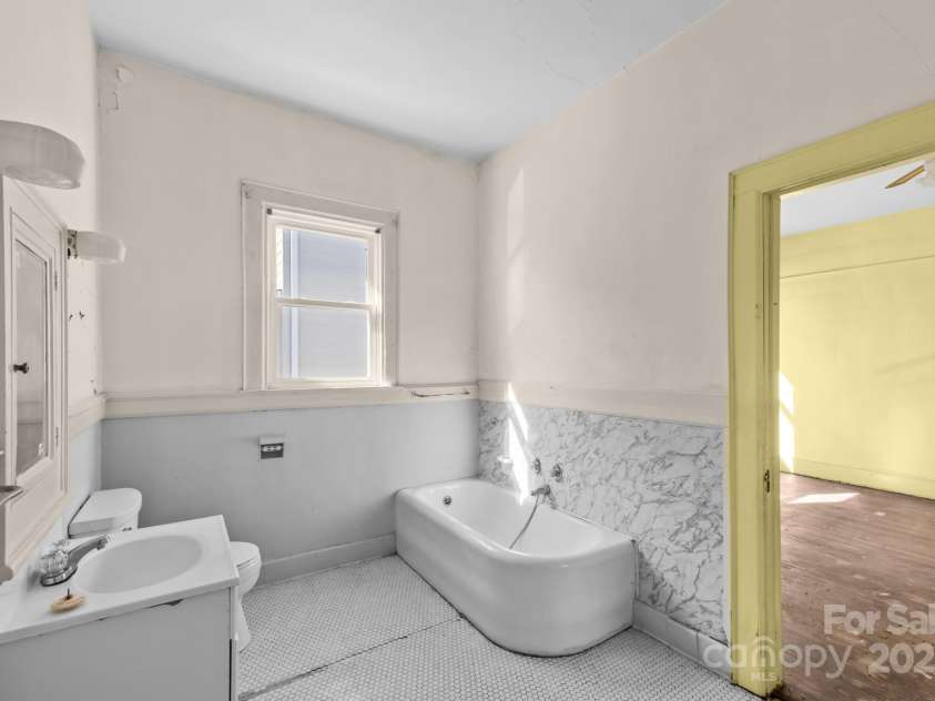 1011 Ashe Avenue, Lenoir, NC 28645.  MLS# CAR4326703, YatesRealty ID 3471. 