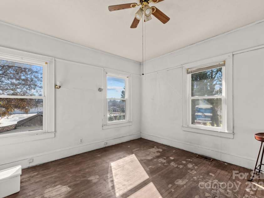 1011 Ashe Avenue, Lenoir, NC 28645.  MLS# CAR4326703, YatesRealty ID 3471. 