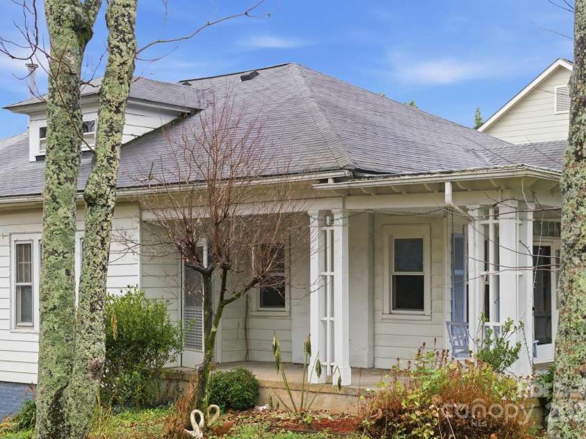 1011 Ashe Avenue, Lenoir, NC 28645.  MLS# CAR4326703, YatesRealty ID 3471. 